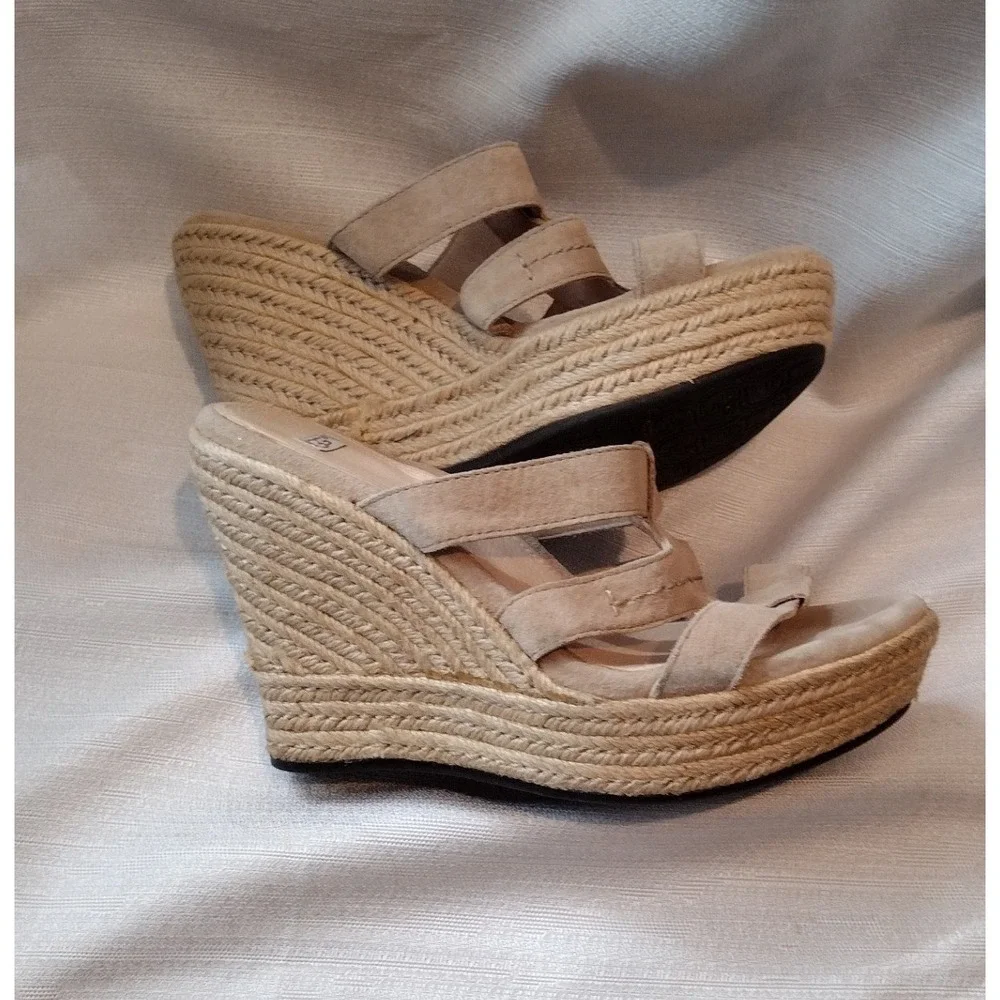 UGG stylish espadrille